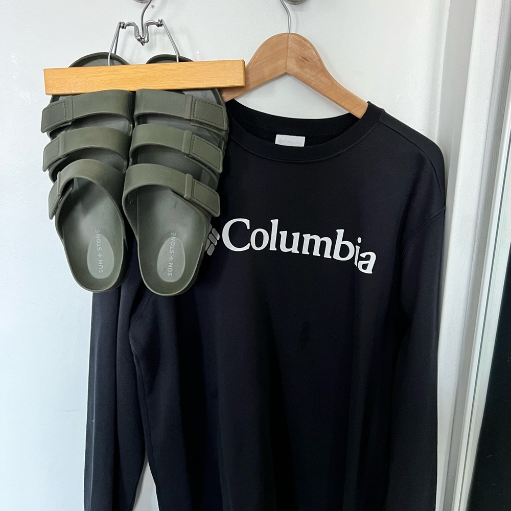 NWOT Sandals & Columbia crew neck
